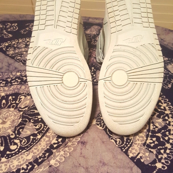 Air Jordan Retro 1 Mid Metallic/white/black/Platinum 554724 032 size 12 - Picture 6 of 10